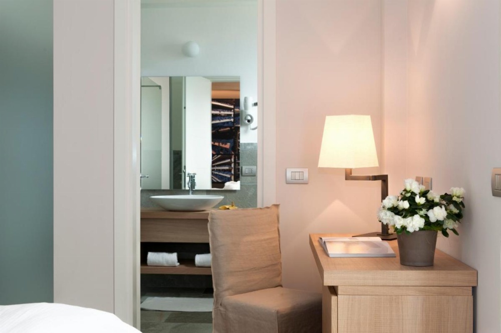 Room image 4